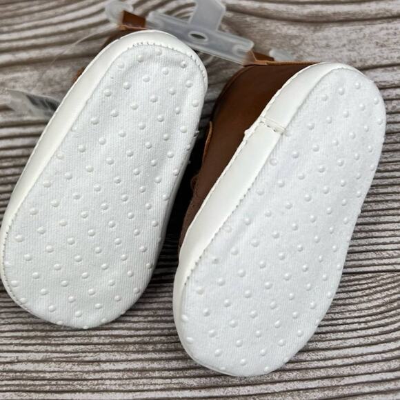 Old Navy  Boys Cognac Brown Crib Style Boots Sz 0-3M - Picture 13 of 13